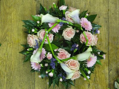 Traditional round Wreath
