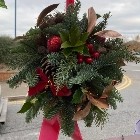 Hanging Christmas foliage balls